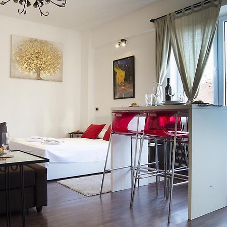 Studio Apartment With A View Of Ban Jelacic Square ザグレブ エクステリア 写真