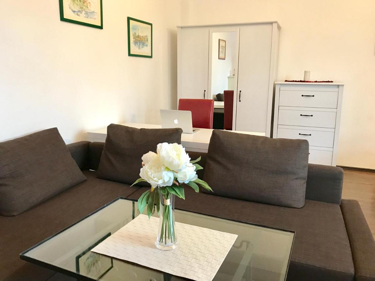 Studio Apartment With A View Of Ban Jelacic Square ザグレブ エクステリア 写真