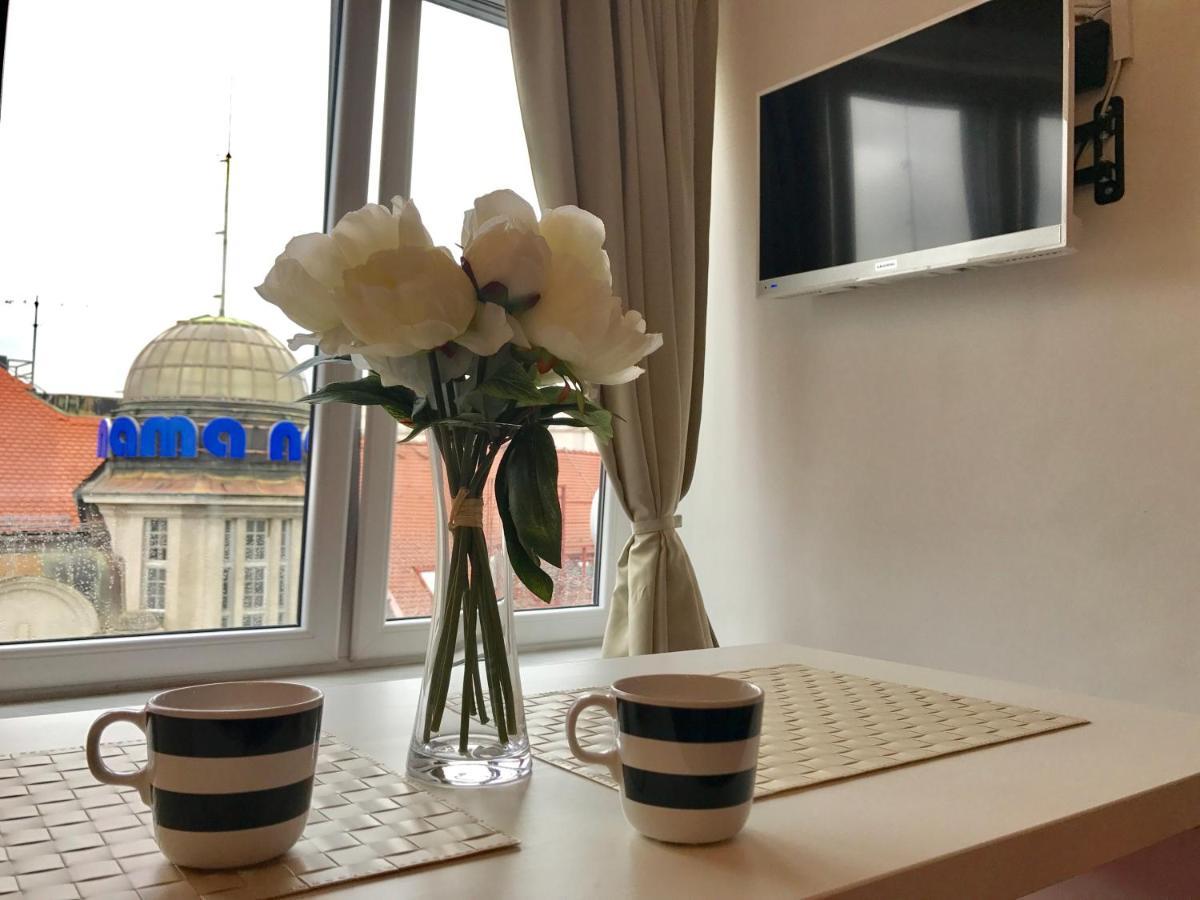 Studio Apartment With A View Of Ban Jelacic Square ザグレブ エクステリア 写真
