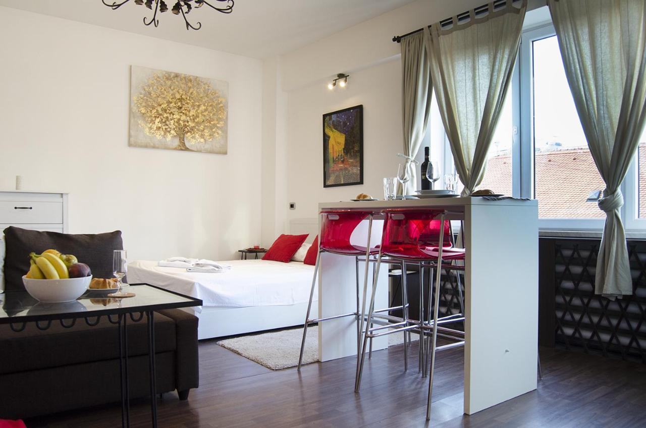 Studio Apartment With A View Of Ban Jelacic Square ザグレブ エクステリア 写真