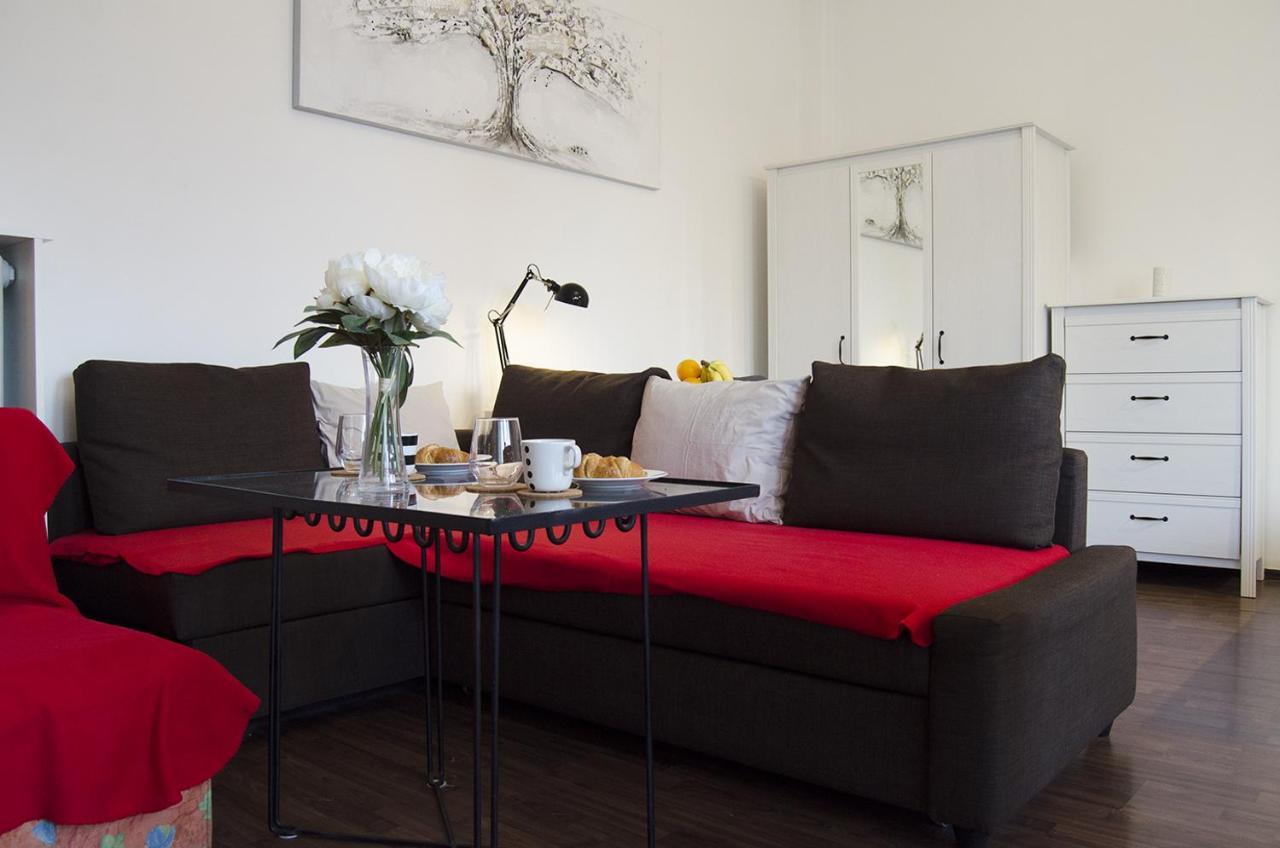 Studio Apartment With A View Of Ban Jelacic Square ザグレブ エクステリア 写真