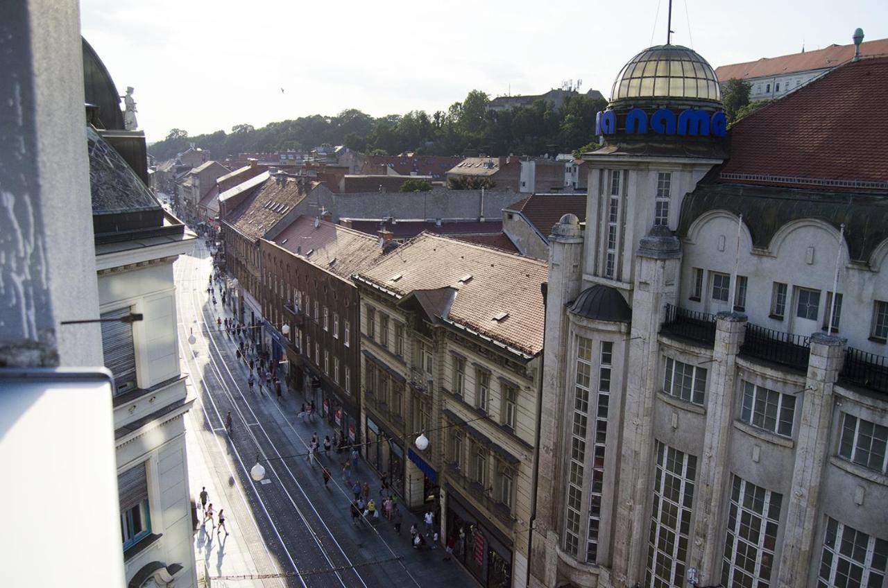 Studio Apartment With A View Of Ban Jelacic Square ザグレブ エクステリア 写真