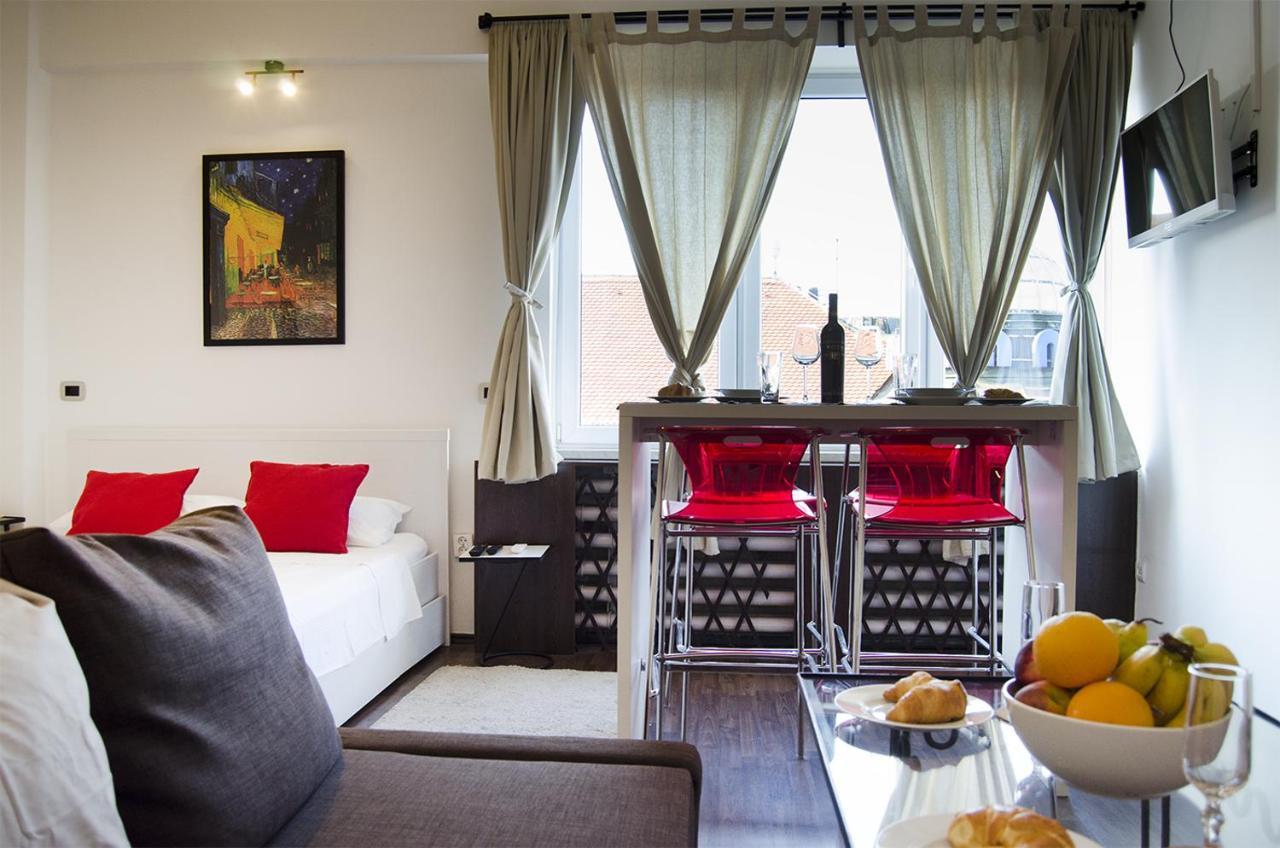 Studio Apartment With A View Of Ban Jelacic Square ザグレブ エクステリア 写真